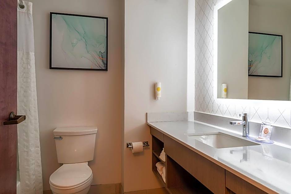 Comfort Inn & Suites Near Burke Mountain