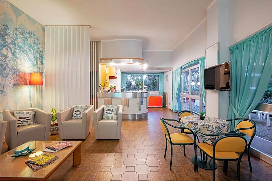 Hotel Parco dei Pini - 100mt dal Mare