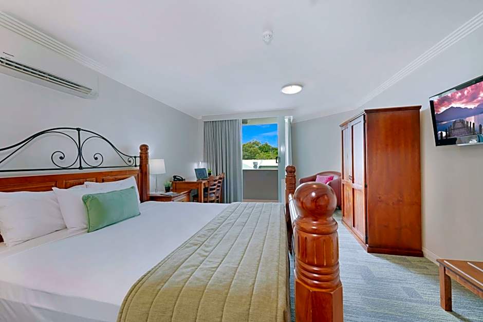 Burnett Riverside Hotel