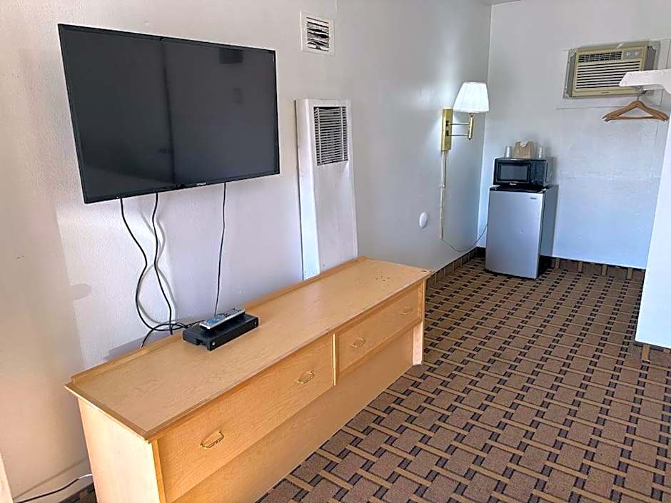 Ski's Western Motel