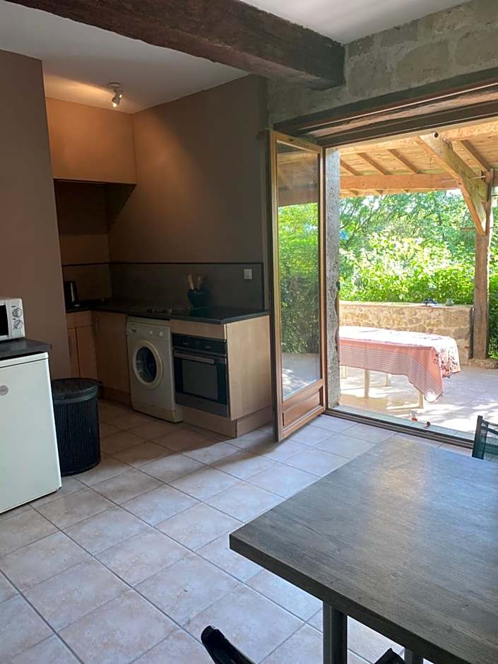 CHEZ SOPHIE -Chambres d¿hôtes, Gîte et Gîte équestre