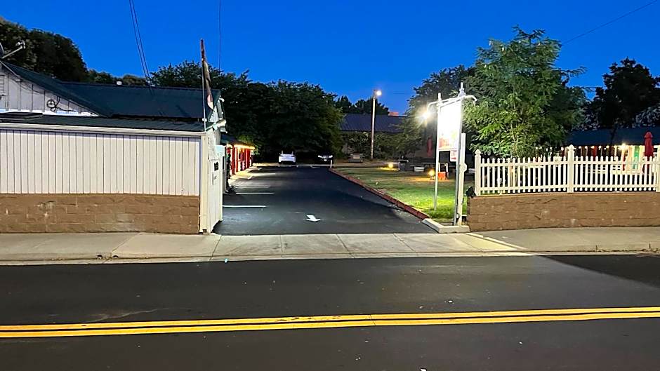 Jumping Frog Motel