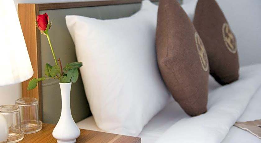Poetic Hue Hotel & Spa