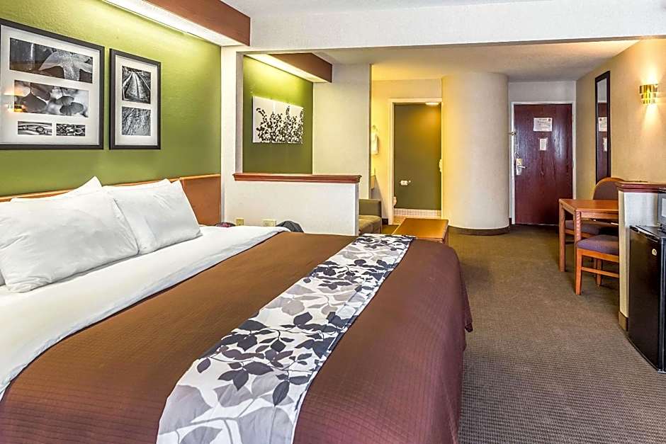 Sleep Inn & Suites Bay View Acme - Traverse City