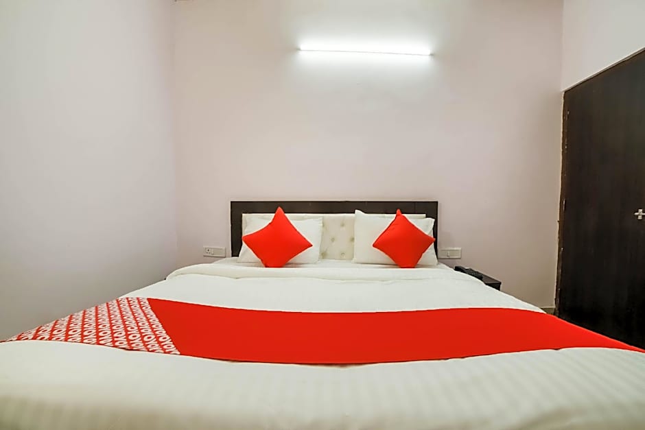 OYO 70893 KL Khari Inn