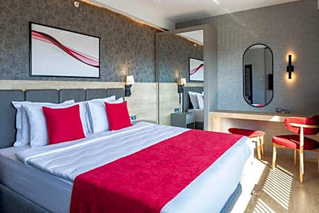 Standard Room with Land Side