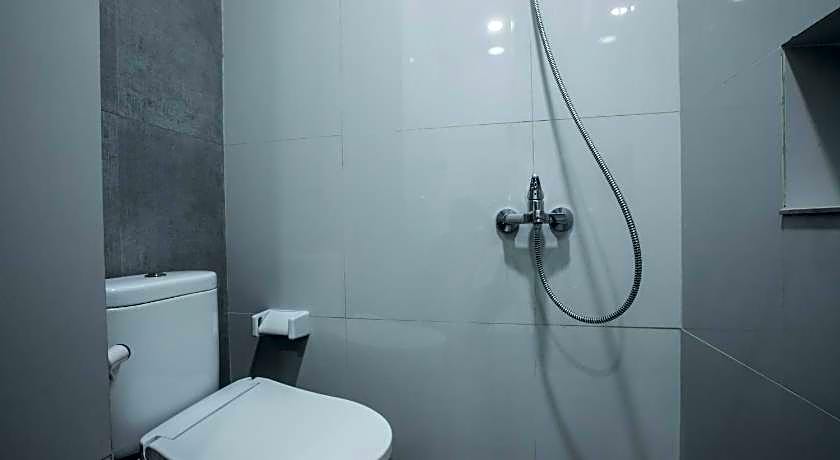 Super OYO 1487 Residence Khoe