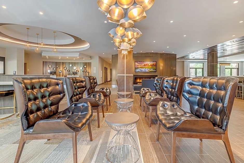 DoubleTree by Hilton Charleston Riverview