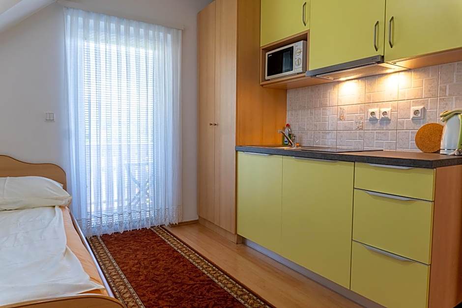 Rooms & Apartments Jana