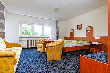 Quad room-mit Balkon-Superior-Private Bathroom