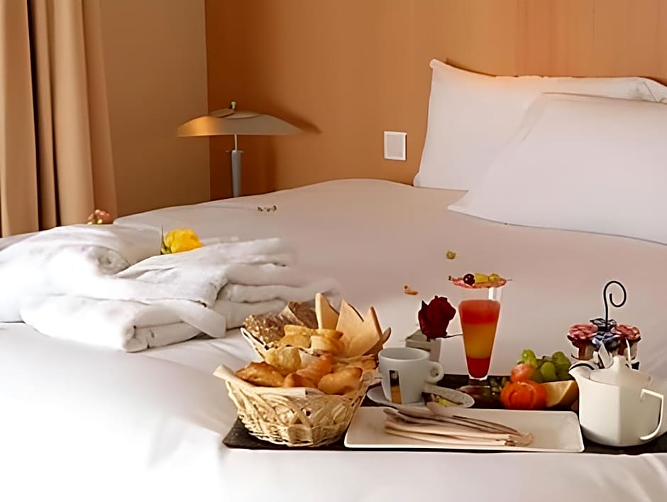 Clarion Suites Senart Paris Sud and Spa