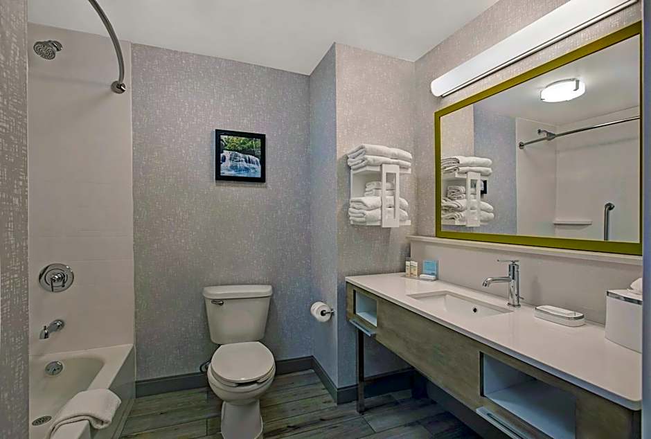 Hampton Inn By Hilton Westfield