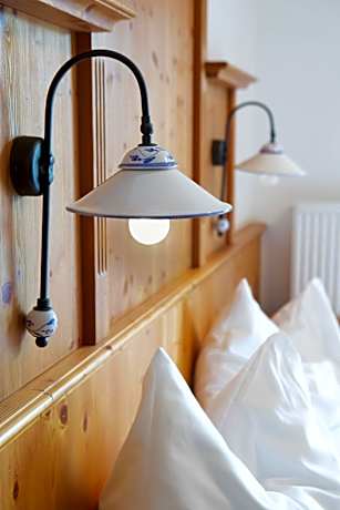 Apartment (4 Adults)