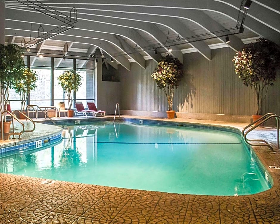 The Woodlands Inn