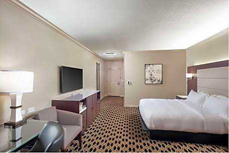 King Room with Tub - Mobility and Hearing Access