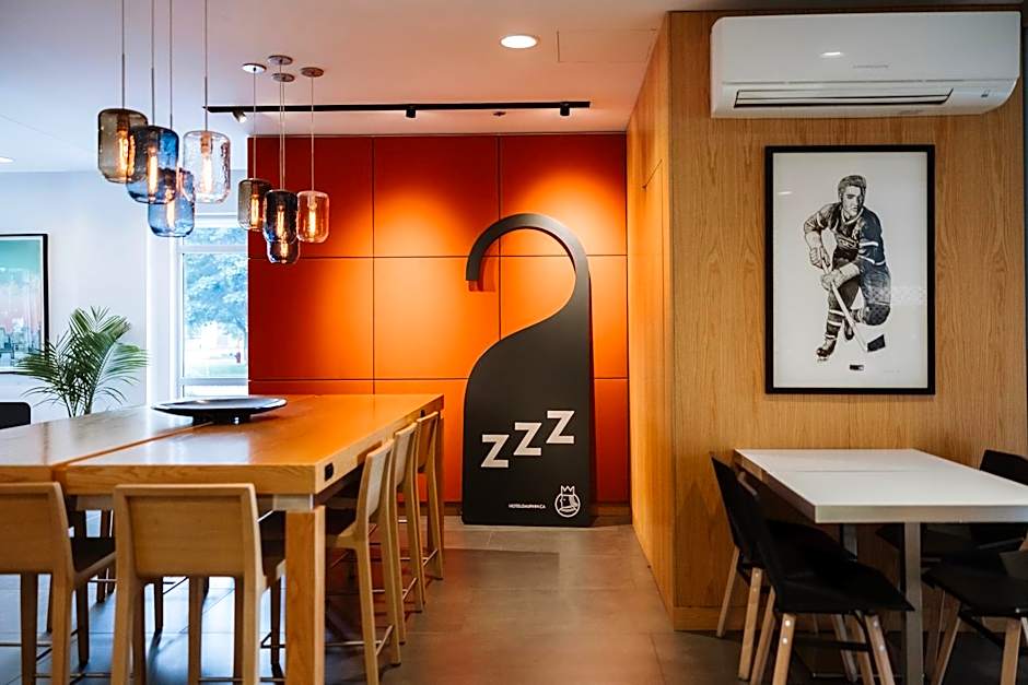 Le Dauphin MontrÃ©al-Longueuil