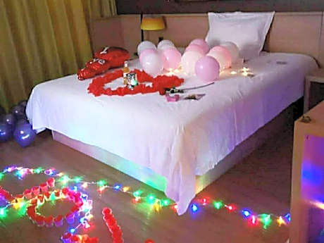 IU U+ Single Room