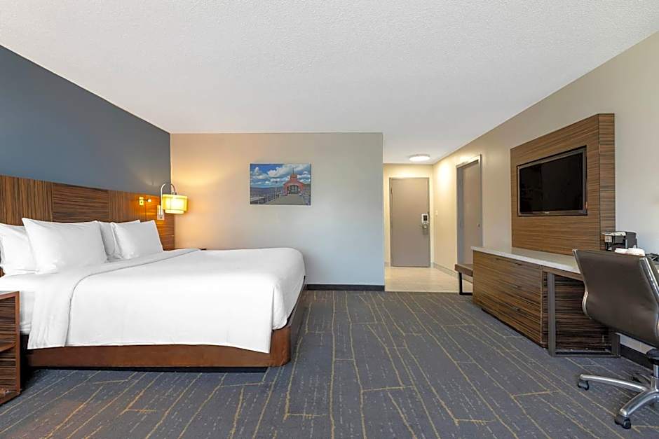 The Lux Hotel & Conference Center, an Ascend Collection Hotel