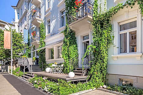 Alma Hotel - Boutique hideaway by the lake with rooftop and ladies-only wellness