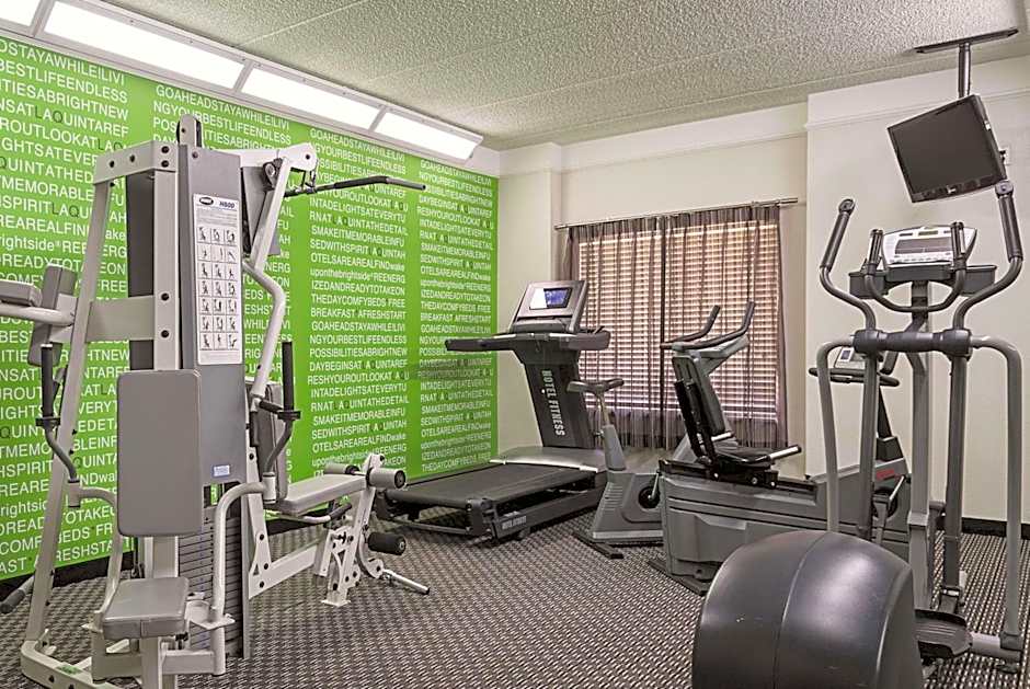 La Quinta Inn & Suites by Wyndham Ontario Airport