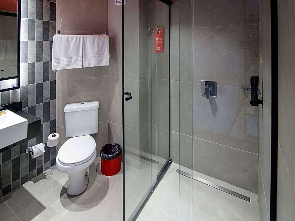 Ibis Curitiba Batel