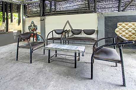 OYO Life 93153 Kos Jenggala