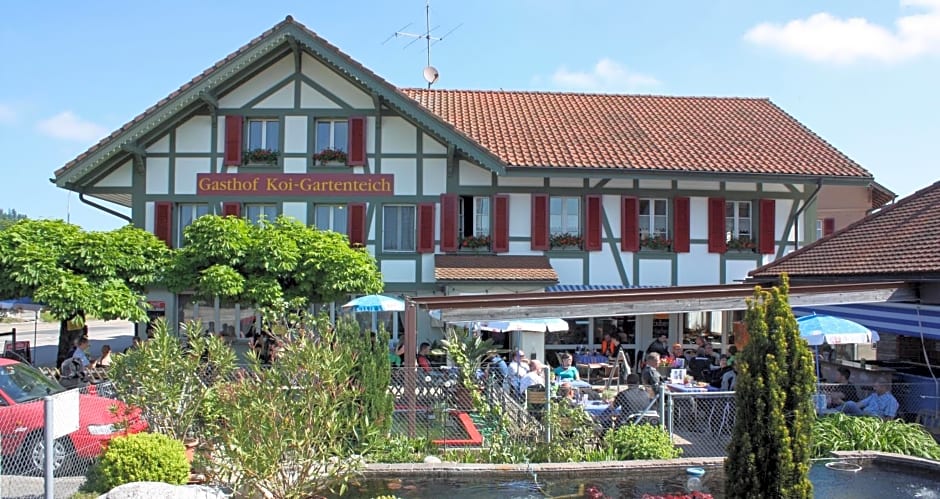 Hotel Restaurant Koi-Gartenteich