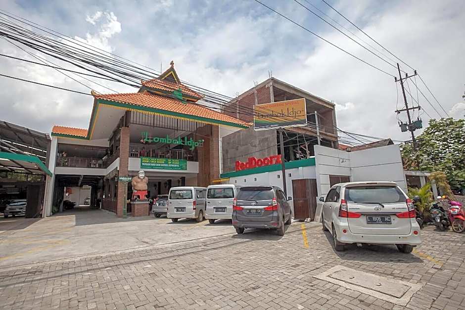 RedDoorz @ Kertajaya Surabaya