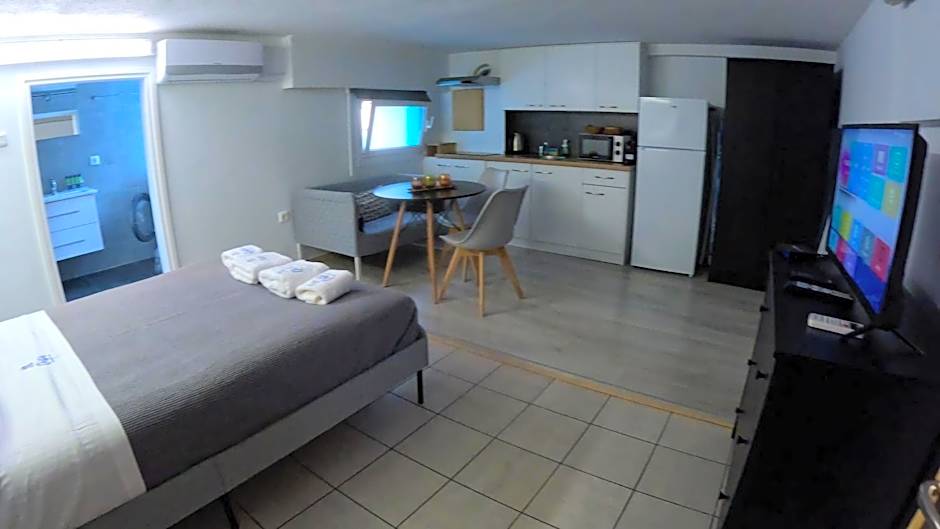 Data Chios Center semi basement