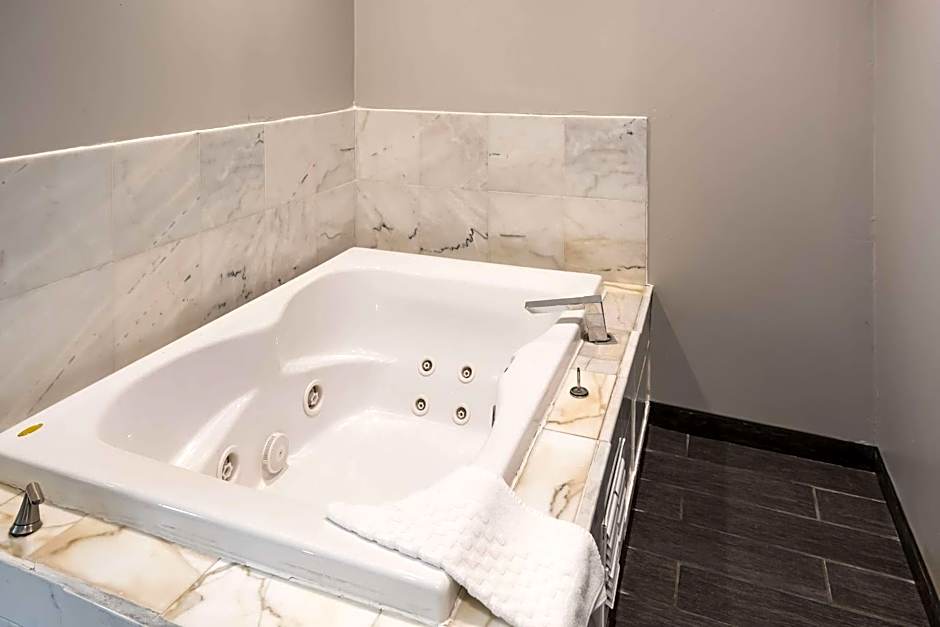 Best Western Riverside Inn