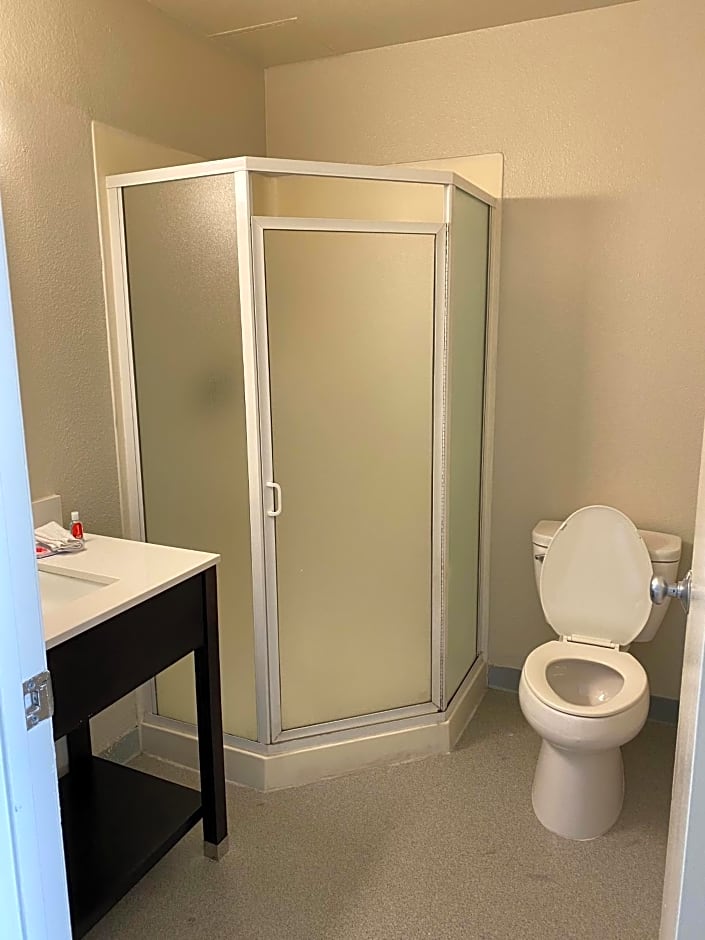 Econo Lodge Stockton near I-5 Fairgrounds