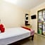 Super OYO 90562 J Hotel PJ