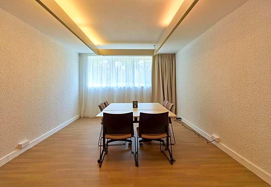 B&B HOTEL Cergy Port 4 étoiles