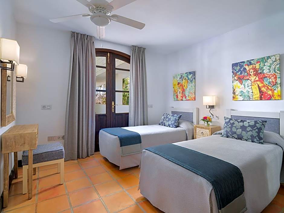 Regency Country Club, Apartments Suites