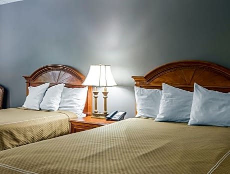 2 Double Beds Accessible