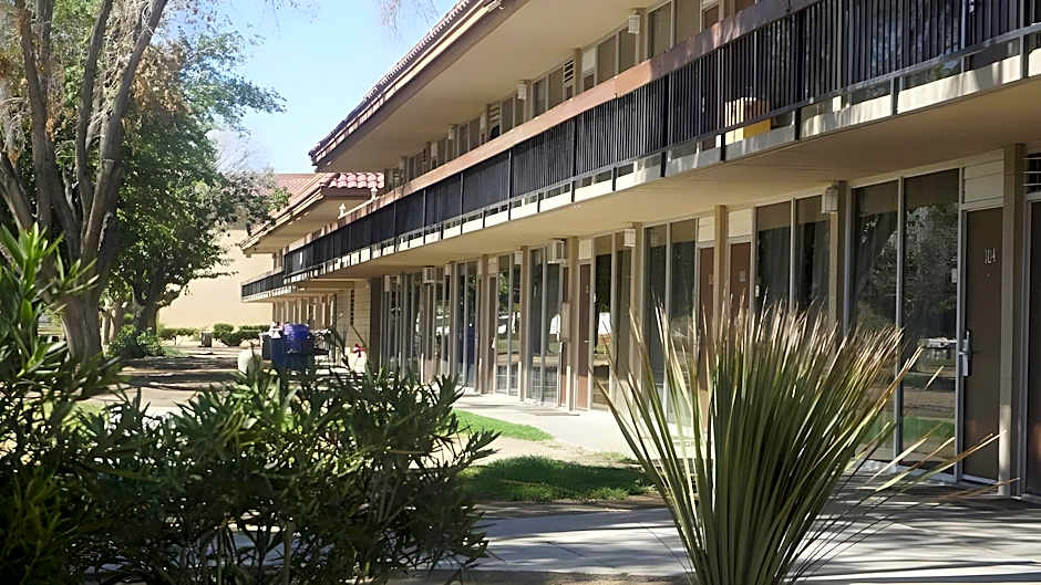 G T Hotels Inn & Suites Extended Suites