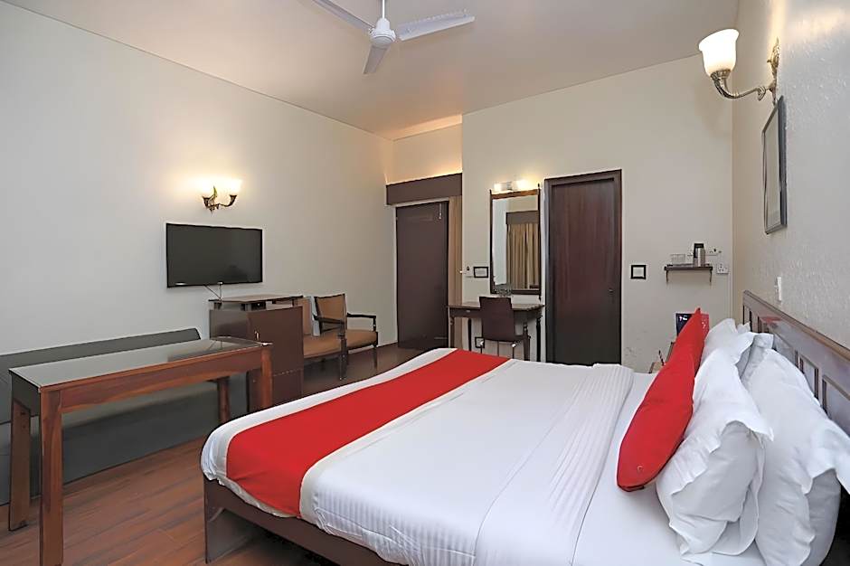 OYO 1219 Hamilton Hotel