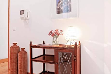 Flowerstreet54 - Romantic Apartment at Downtown