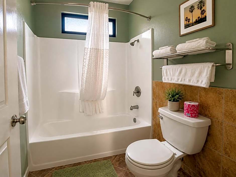 Big A Motel & Suites Near Disneyland Orange County