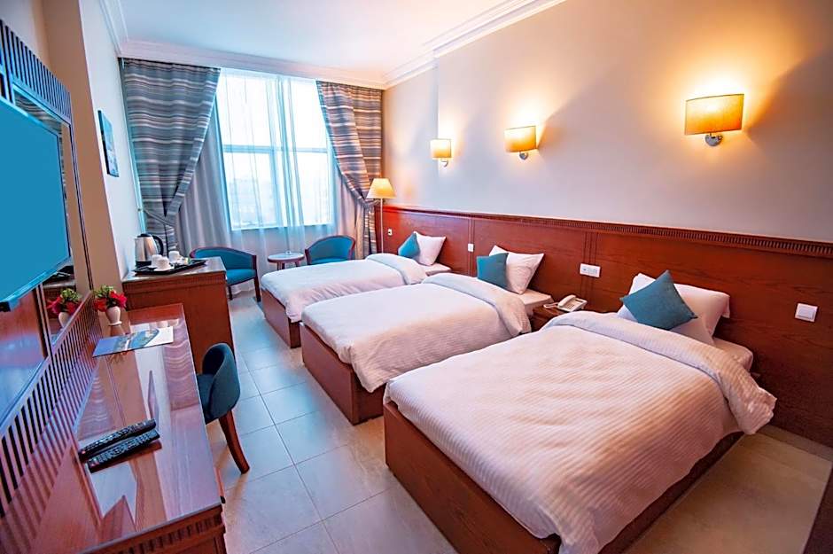 Lamar Azur Hotel