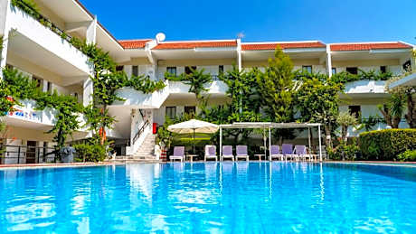 Terinikos Sunny Garden Hotel & Junior Suites
