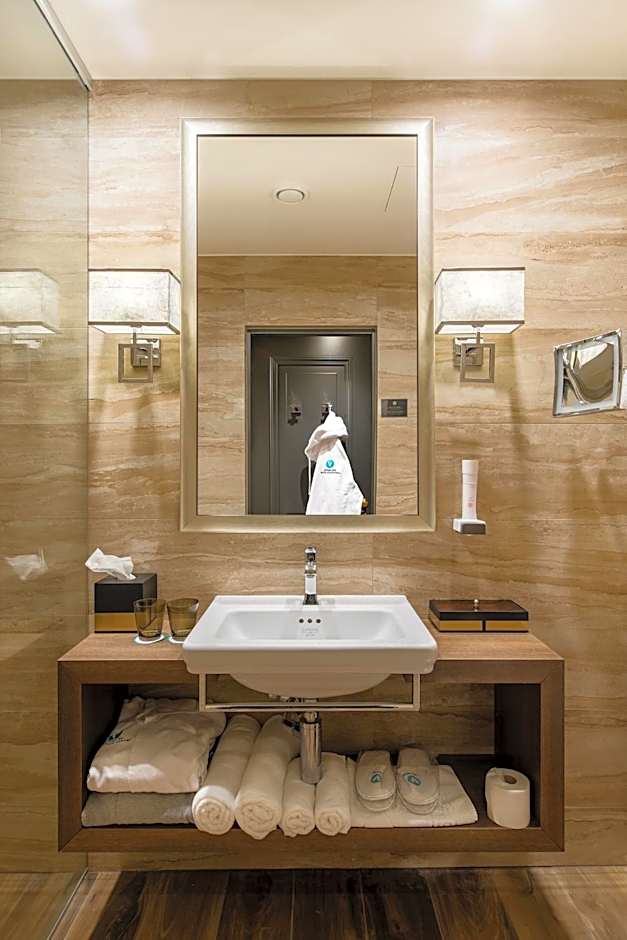 V Spa & Conference Hotel