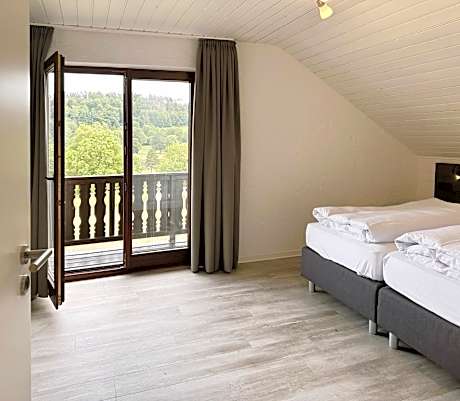 Holiday Home (4 Adults)