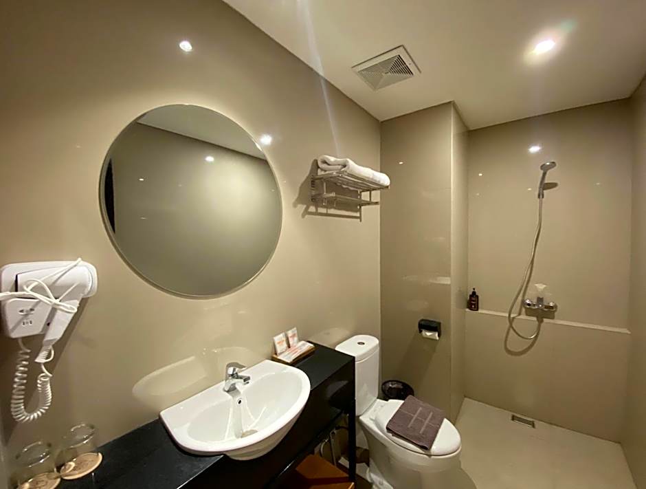 Front One Hotel Gombong