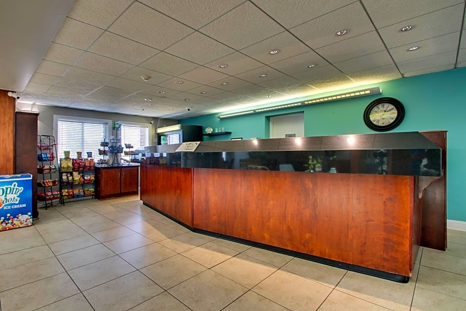 Greenfield Inn & Suites Elizabethtown, KY I65 Exit 94