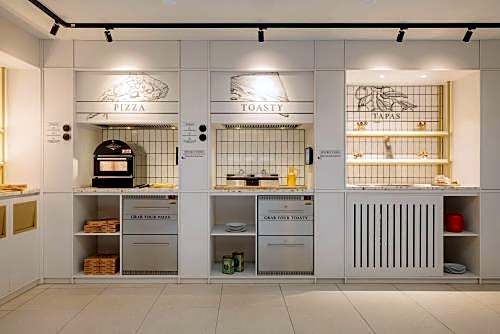 Eden Studios and Apartments