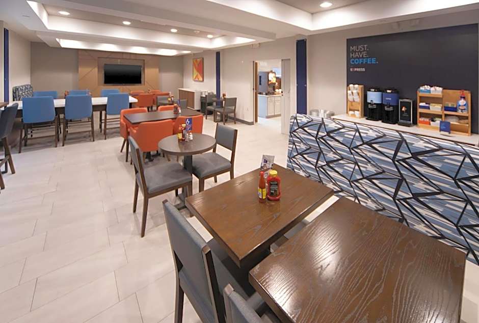 Holiday Inn Express Suites Little Rock West By IHG