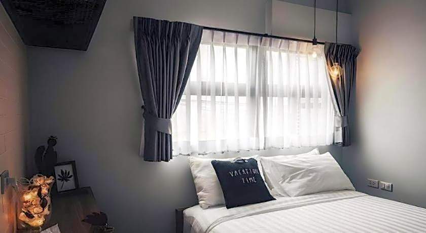 Journey Hostel Surat