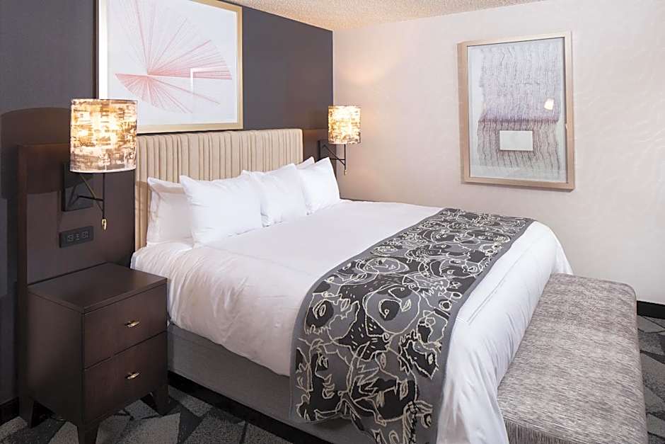 Saint Kate - The Arts Hotel
