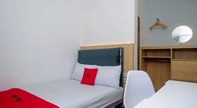 RedDoorz near RS Permata Medika Ngaliyan Semarang